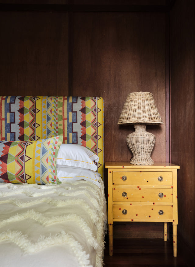 Cream Fringed Zig Zag Bedspread