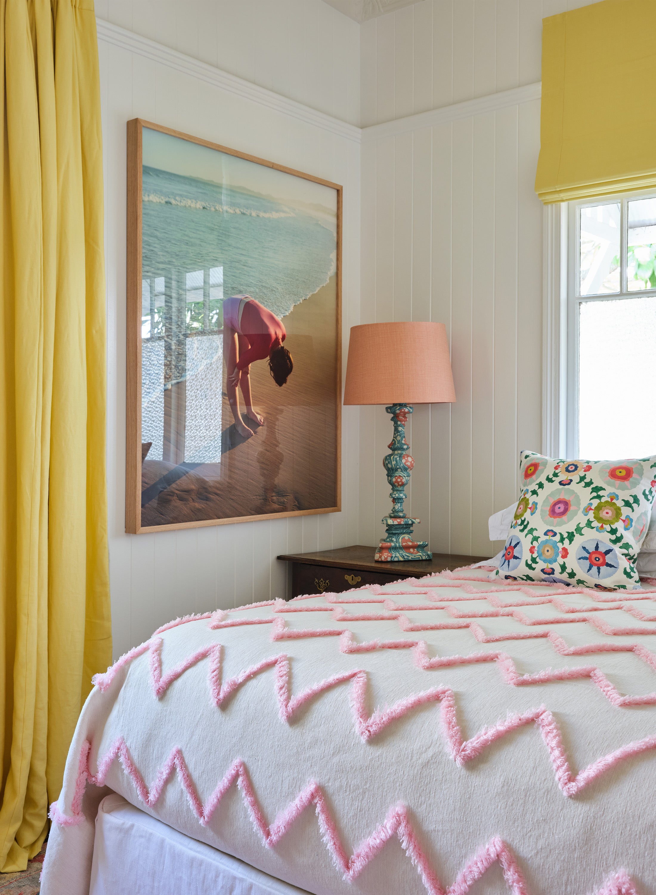 Pink Fringed Zig Zag Bedspread