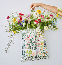 Load image into Gallery viewer, Flower Field Tote Bag
